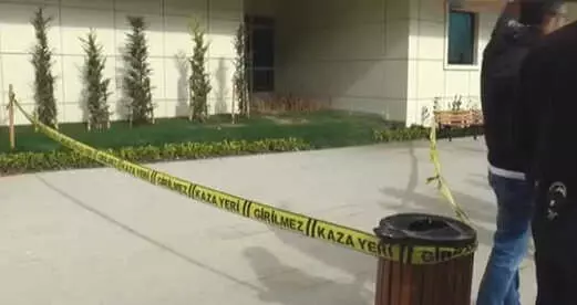 Kocaeli'de Tedavi Gören Kadın, Hastanenin Çatısından Atladı