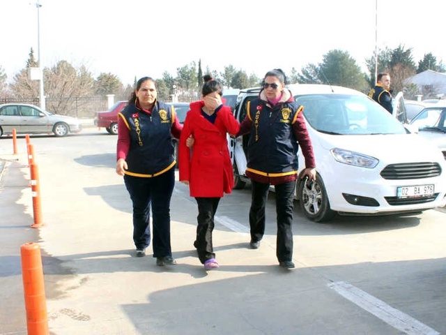 Adıyaman'da Vicdansız Anne Kızını Elbiseyle Boğmaya Çalıştı