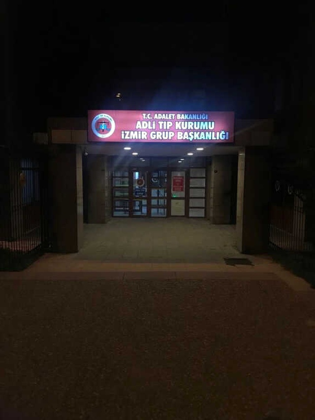 İzmir'de Kokudan Şüphelenen Komşuların İhbarıyla, Yaşlı Adam Evinde Ölü Bulundu