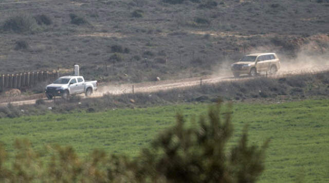 Sınır Hattında Devriye Gezen Sinyal Kesici Askeri Araçlar Dikkat Çekti