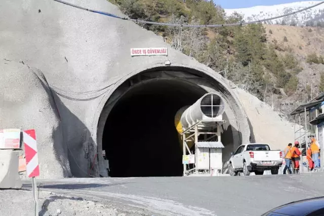 Yeni Zigana Tüneli'nin Yarısına Yakını Tamamlandı