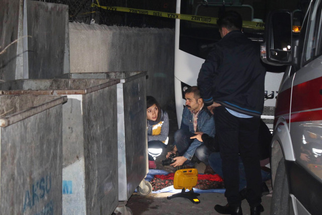 Antalya'da Kağıt Toplayıcısı Konteynırda Bebek Cesedi Buldu