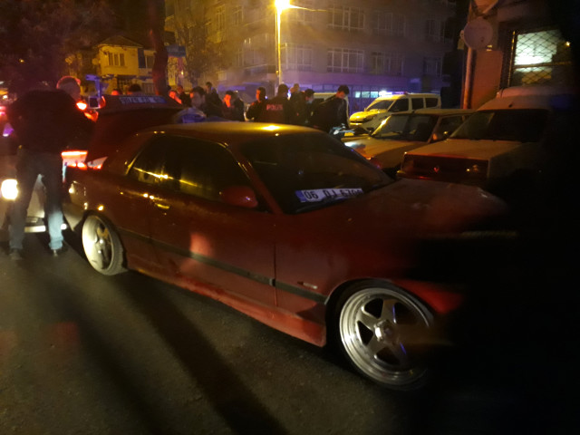 Başkent'te Polis-Şüpheli Kovalamacası Kazayla Bitti