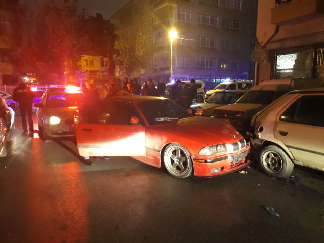 Başkent'te Polis-Şüpheli Kovalamacası Kazayla Bitti