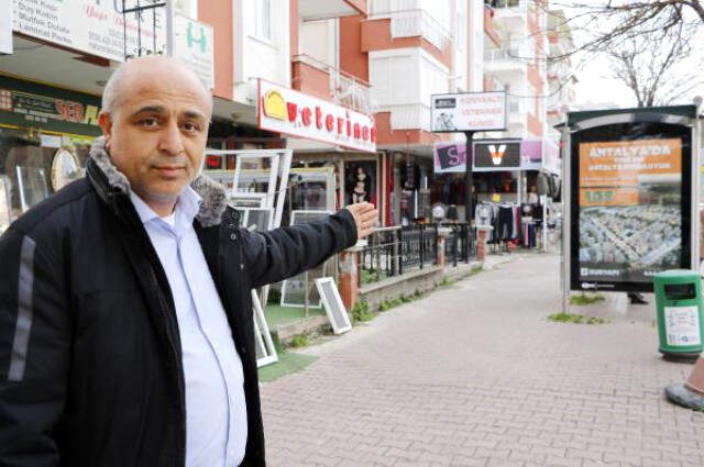 İş İçin Antalya'ya Gelen Rus Kadın Otobüs Durağında Yaşıyor İş İçin Antalya'ya Gelen Rus Kadın Otobüs Durağında Yaşıyor