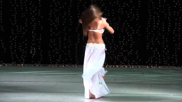 Rus Dansöz, Mısır'da Ulusal Güvenliğe Tehdit Ettiği Gerekçesiyle Sınır Dışı Ediliyor