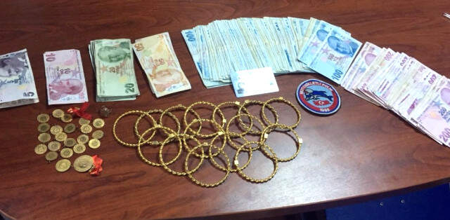 Yaşlı Kadını ve Arkadaşlarını Dolandıran Sahte Savcı Polisten Kaçamadı Yaşlı Kadını ve Arkadaşlarını Dolandıran Sahte Savcı Polisten Kaçamadı