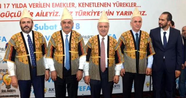 AK Parti Genel Başkan Yardımcıları 'Çete' Kıyafeti Giydi