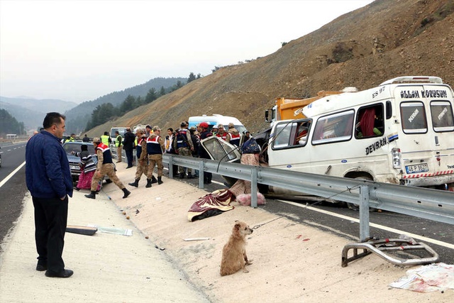 Kahramanmaraş'ta Feci Kaza! Minibüs, Kamyona Çarptı: 9 Ölü, 4 Yaralı