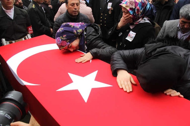 Kocaeli'de Binler Çukurca Şehidini Son Yolculuğuna Uğurladı