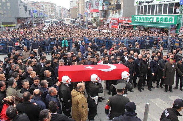 Kocaeli'de Binler Çukurca Şehidini Son Yolculuğuna Uğurladı