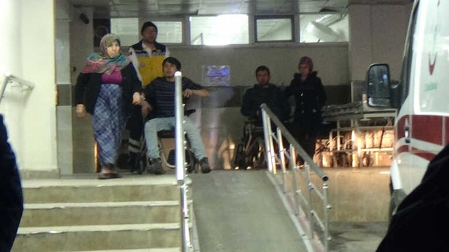 Mahalle Muhtarı Parkta Dolaşan Gençlere Ateş Açtı: 4 Yaralı