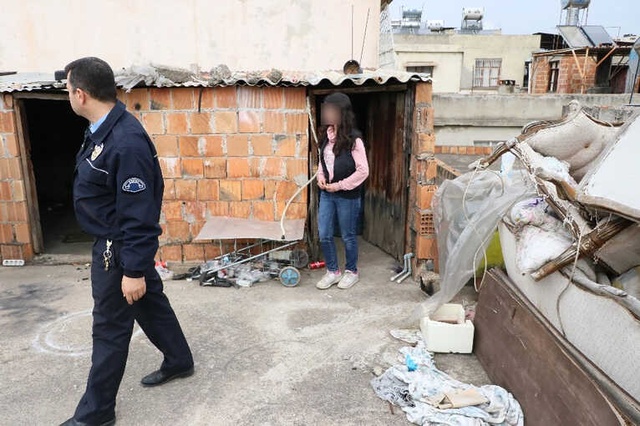 Genç Kızın, Çatıdan Gelen Çığlık Sesleri Polisi Alarma Geçirdi