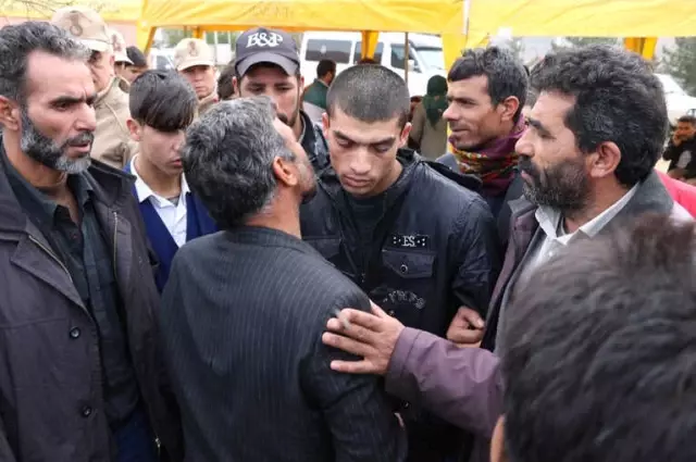 Kahramanmaraş'taki Feci Kazada Ölen 9 Kişi Ağıtlarla Yan Yana Defnedildi