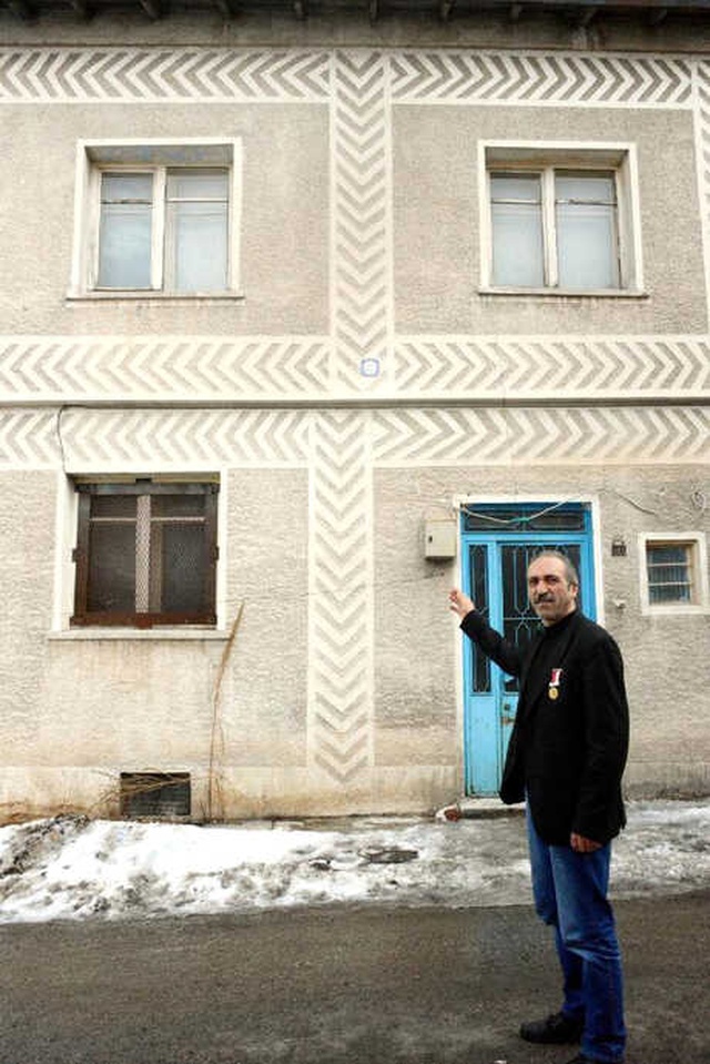 Güvercinleri İçin Bin Liraya 2 Ev Tuttu, İçini Kuşlara Göre Döşedi