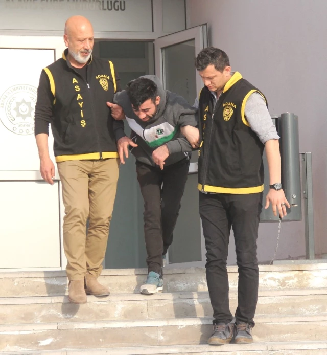 Adana'da Balkonlardan Giren Hırsız Düşerek Yaralandı, Linç Edilmekten Polis Kurtardı