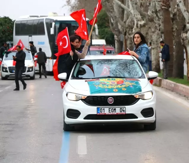 Adana'da 2 Bin Kişi Mehmetçiğe Destek İçin 150 Araçlık Konvoy Oluşturdu