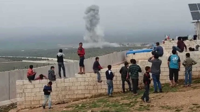 Mehmetçik, Teröristeleri Havadan Vurdu, Suriyeli Gençler Sevinçten Havaya Uçtu