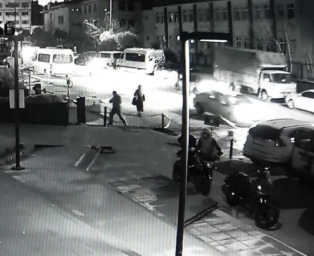 Vatandaşların Gözü Önünde Motosikleti 20 Saniyede Çaldılar