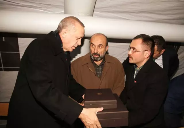 Cumhurbaşkanı Erdoğan'dan Afrin Şehidinin Ailesine Ziyaret