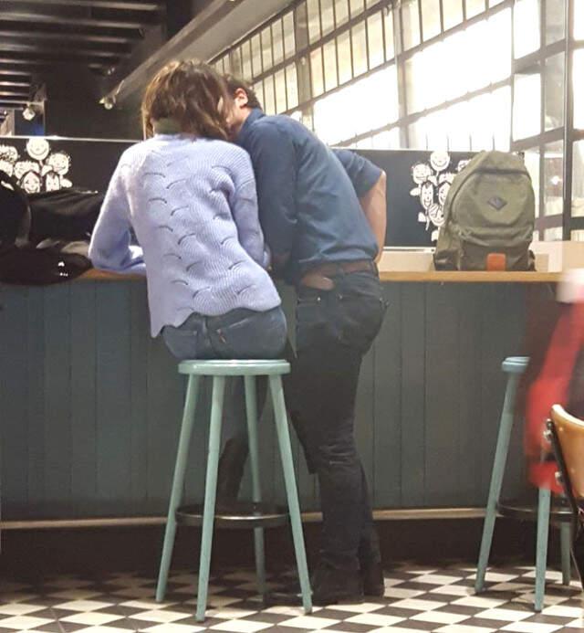 Oyuncu Çift Büşra Develi ile Burak Deniz Önce Kavga Etti, Sonra Öpüşüp Barıştı