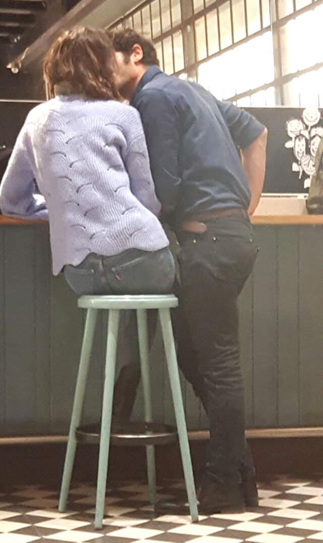 Oyuncu Çift Büşra Develi ile Burak Deniz Önce Kavga Etti, Sonra Öpüşüp Barıştı