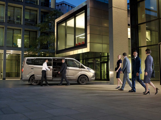 Tourneo Custom ve Transit Custom Modelleri Yenilendi