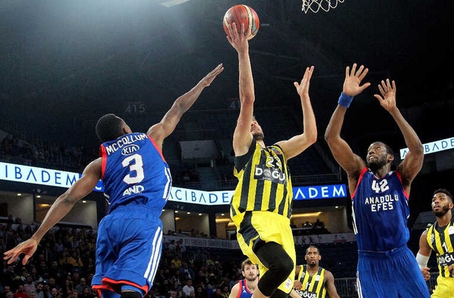 Anadolu Efes, Fenerbahçe Doğuş'u Kupada Saf Dışı Bıraktı