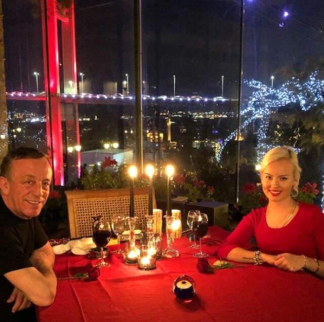 Ali Ağaoğlu'nun Mütevazı 14 Şubat Hediyesi! Çıtır Sevgiliye Buket Yaptırdı