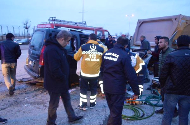 Ankara'da Otomobil TIR'a Çarptı: 4 Ölü, 1 Yaralı