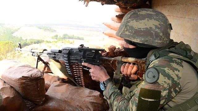 Mehmetçik, Burseya'da Kuş Uçurmuyor! Elleri Tetikte 24 Saat Nöbet Tutuyor