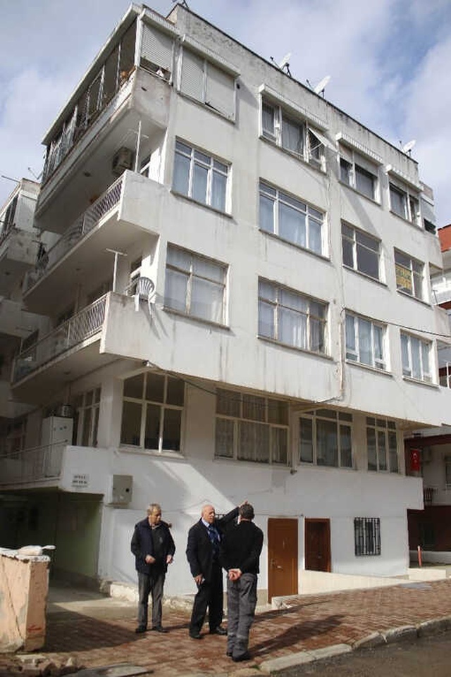 Madde Bağımlısı Oğlu Tarafından Bıçaklanan Baba Feryat Etti: Lütfen Tedavi Edin