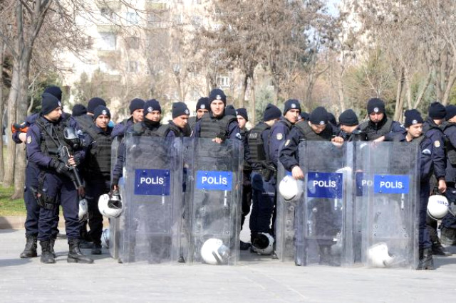 Polis Müdürü, HDP'li Vekili Susturdu: Burası Muz Cumhuriyeti Değil