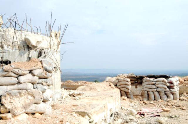 PYD'li Teröristler Kaçış İçin Her Tepeye Kule ve Tünel İnşa Etmiş