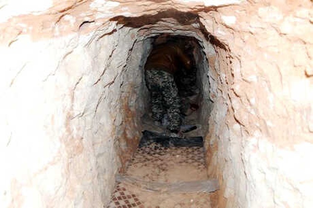 PYD'li Teröristler Kaçış İçin Her Tepeye Kule ve Tünel İnşa Etmiş