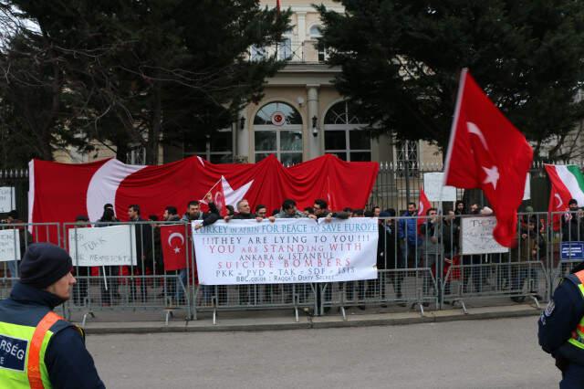 Terör Örgütü Yandaşları Macaristan'da Neye Uğradığını Şaşırdı