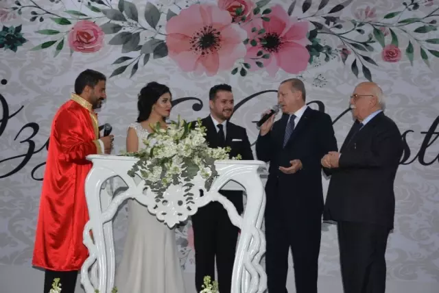 Cumhurbaşkanı Erdoğan, Nikah Şahidi Oldu