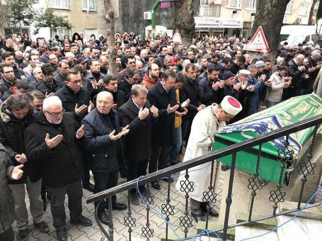 Bursa'da Derede Ölü Bulunan Genç Kadın, Toprağa Verildi