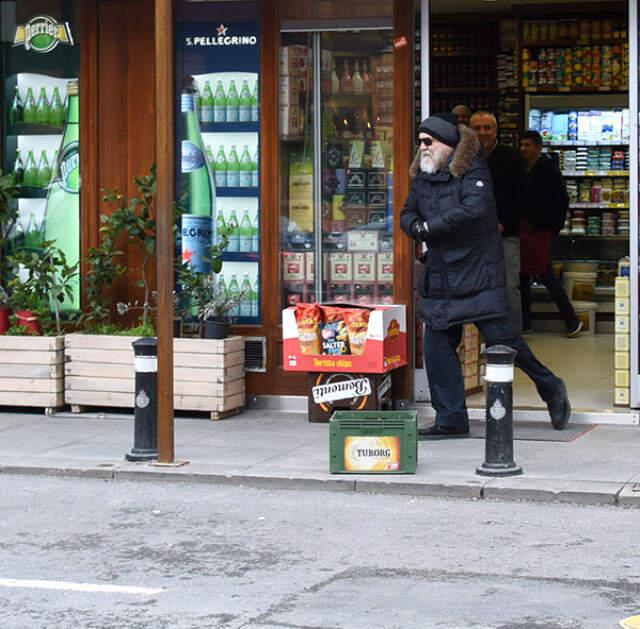 Yeni Rolü İçin Sakallarını Uzatan Çetin Tekindor, Tanınmaz Halde