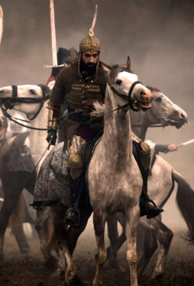 Kenan İmirzalıoğlu, At Binip Kılıç Kuşanmaktan Bir Deri Bir Kemik Kaldı