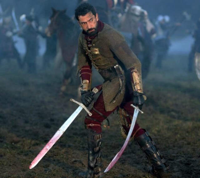 Kenan İmirzalıoğlu, At Binip Kılıç Kuşanmaktan Bir Deri Bir Kemik Kaldı