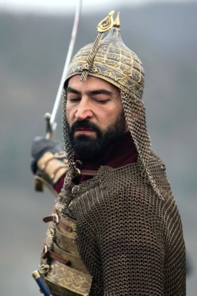 Kenan İmirzalıoğlu, At Binip Kılıç Kuşanmaktan Bir Deri Bir Kemik Kaldı