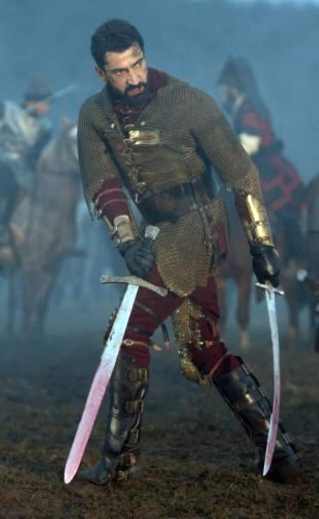 Kenan İmirzalıoğlu, At Binip Kılıç Kuşanmaktan Bir Deri Bir Kemik Kaldı