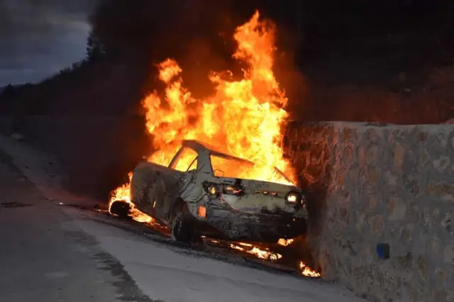 İstinat Duvarına Çarpan Otomobil Alev Aldı: 5 Ölü