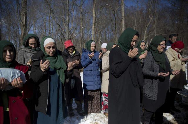 Amerika Cerrahi Dergahı Şeyhi Bayraktaroğlu'nun Cenazesi New York'taki Dergaha Defnedildi