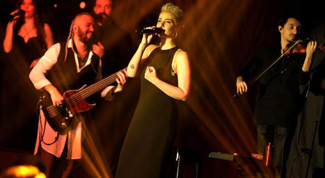 Ayrılık Acısını Unutmak İsteyen Sıla, Yine İmaj Değiştirdi