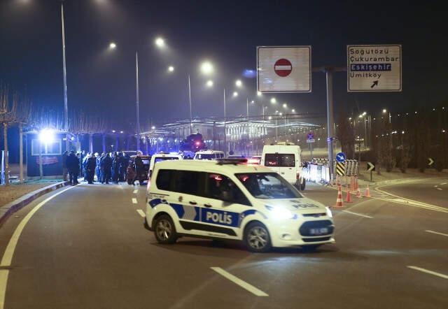 Cumhurbaşkanlığı Külliyesi Önünde Bariyerlere Çarpan Alkollü Sürücü Gözaltına Alındı