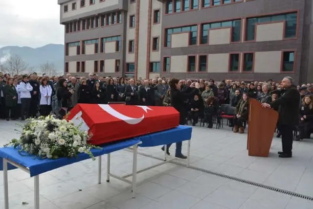 Kansere Yenik Düşen Profesör Bedenini Öğrencilerine Bağışladı