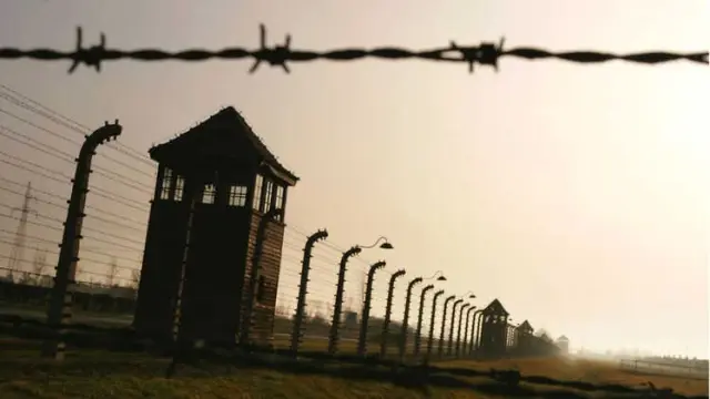 Polonya'nın İsrail Büyükelçiliği'ne Gamalı Haçlar Çizildi