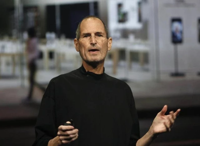 Apple'ın Yeni Tasarımı 'Baş Ağrıtıyor': Yeni Binada Çalışanlar Cam Duvar Mağduru